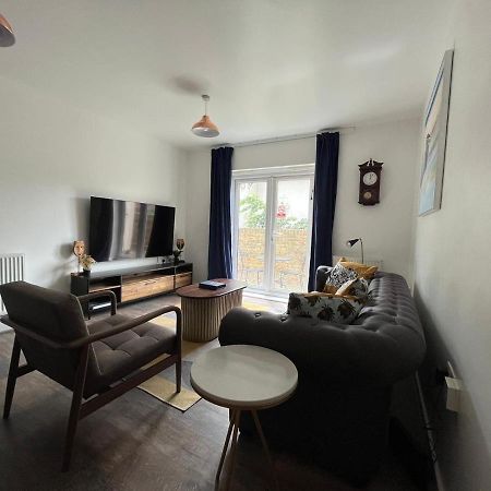 Kent, Dartford Station Apartments Kültér fotó