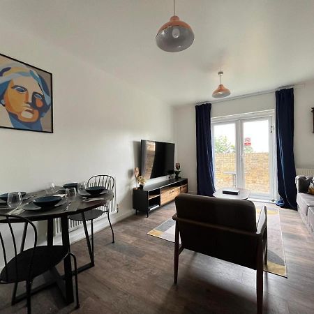 Kent, Dartford Station Apartments Kültér fotó