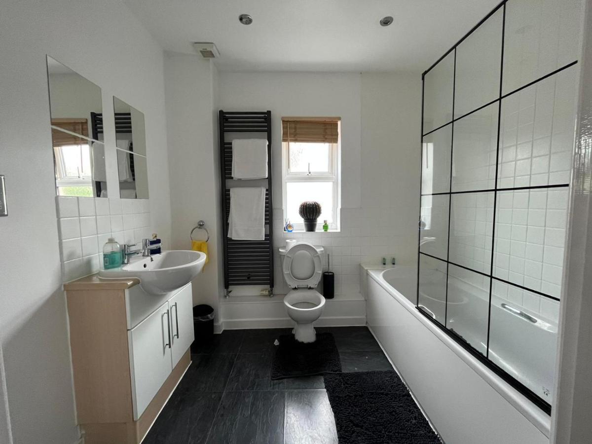 Kent, Dartford Station Apartments Kültér fotó