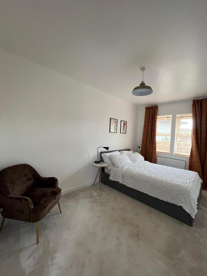 Kent, Dartford Station Apartments Kültér fotó