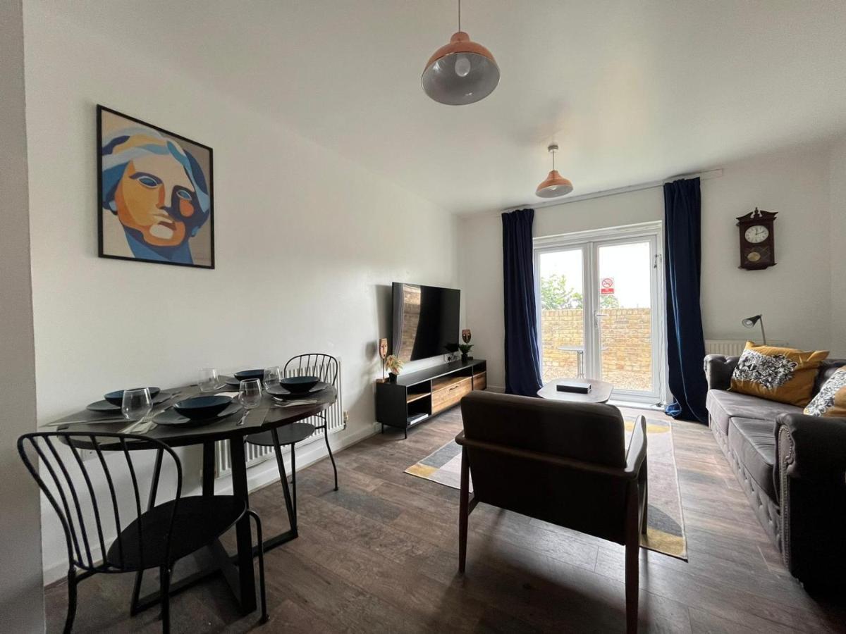 Kent, Dartford Station Apartments Kültér fotó